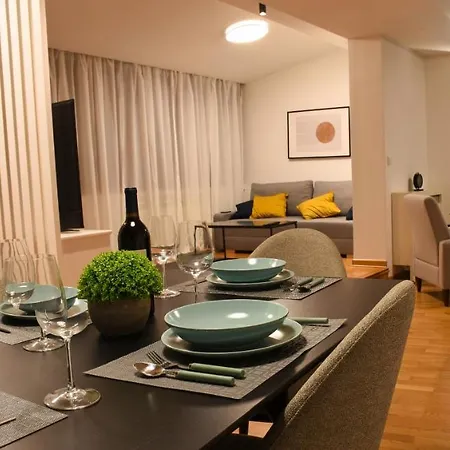 16-free Parking Appartamento Belgrado